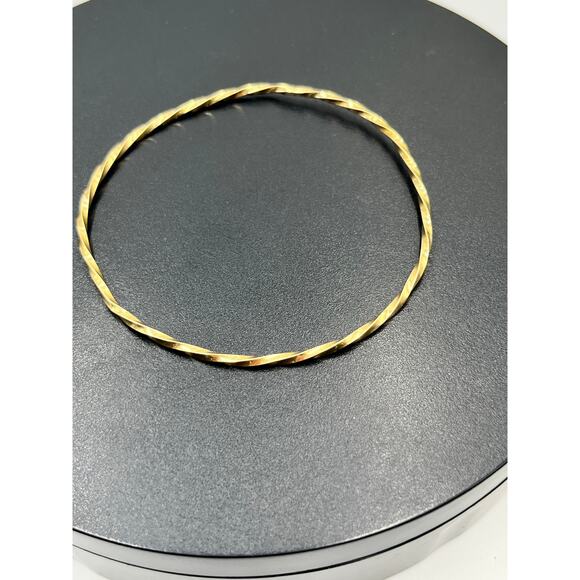 14K Yellow Gold Twisted Bangle Bracelet 8" Slip-On Acid Tested Estate Jewelry - Picture 4 of 9